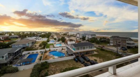 Sojourns Beach Views & Pool Family Home Sleeps 9